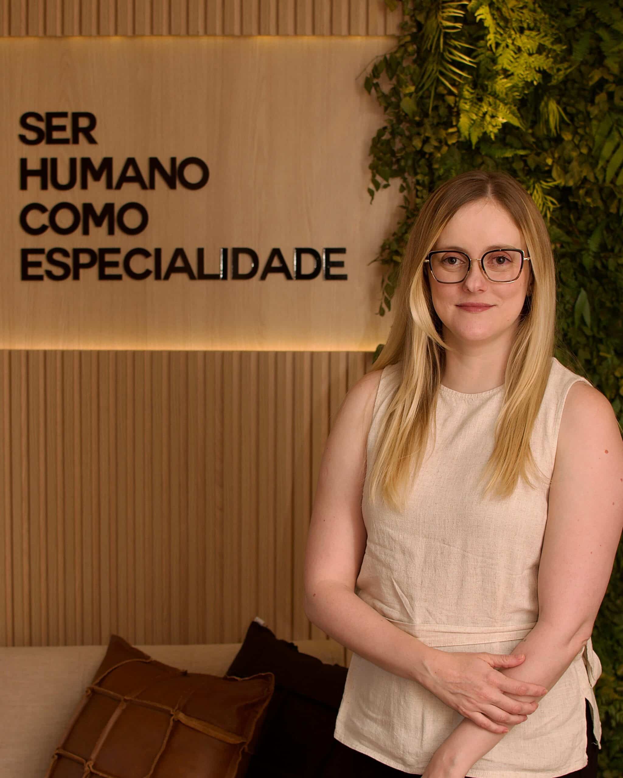 Dra Lais Villela scaled