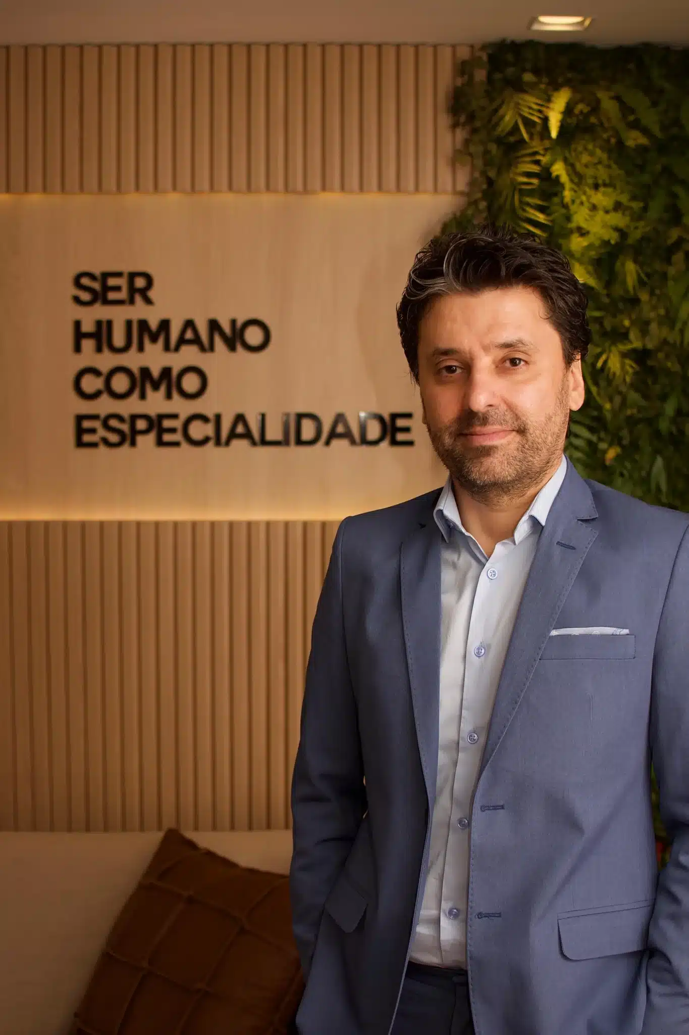 Dr.Luciano Messias