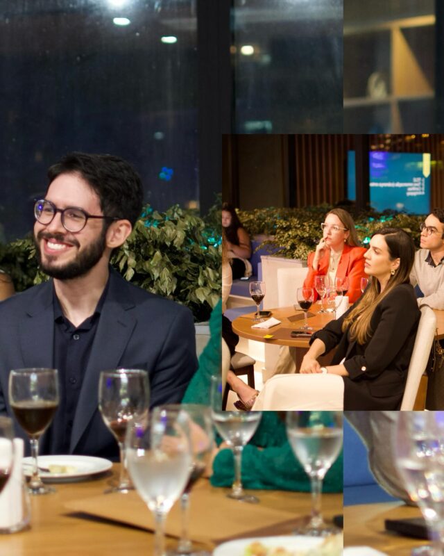 Nesta semana, tivemos a reunião de alinhamento do time Trianon!

E vem muita novidade por aí: um novo site está chegando para proporcionar uma nova experiência.

Também temos novos profissionais no time, trazendo ainda mais interdisciplinaridade — tudo isso alinhado com inovação e excelência!

Confira alguns momentos desse encontro especial. 🚀